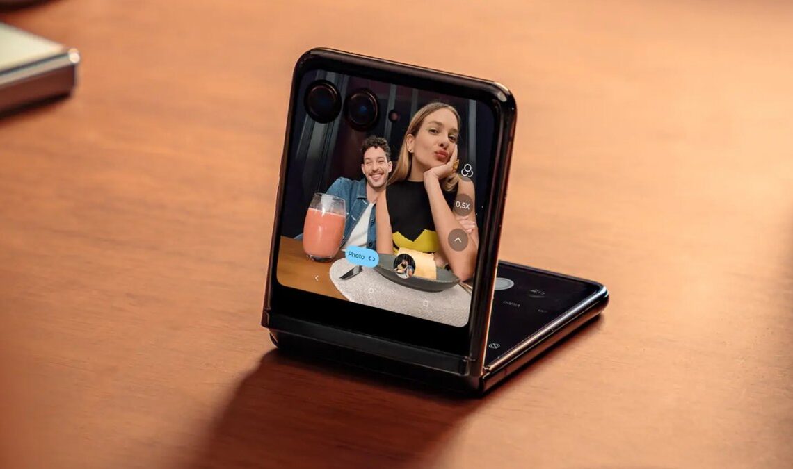 Motorola Razr 40 Ultra, la recensione del primo smartphone pieghevole Android con un vero display esterno