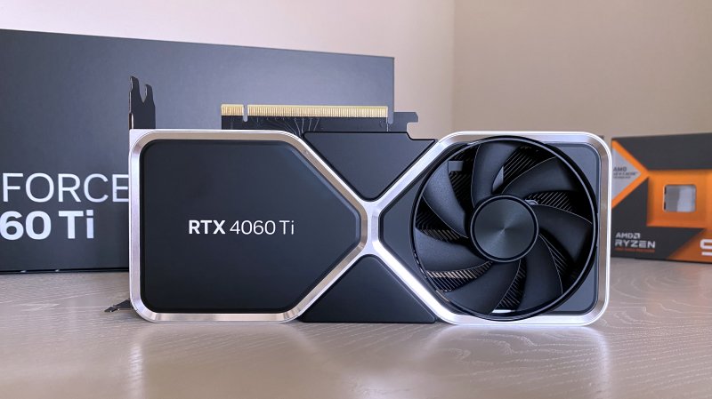 La NVIDIA GeForce RTX 4060 Ti Founders Edition adotta la stessa soluzione di raffreddamento della 4070 FE