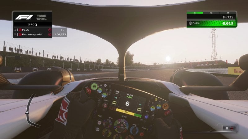 La visuale nell'abitacolo ti mette nei panni di un vero pilota di Formula 1, soprattutto se si utilizza il visore VR