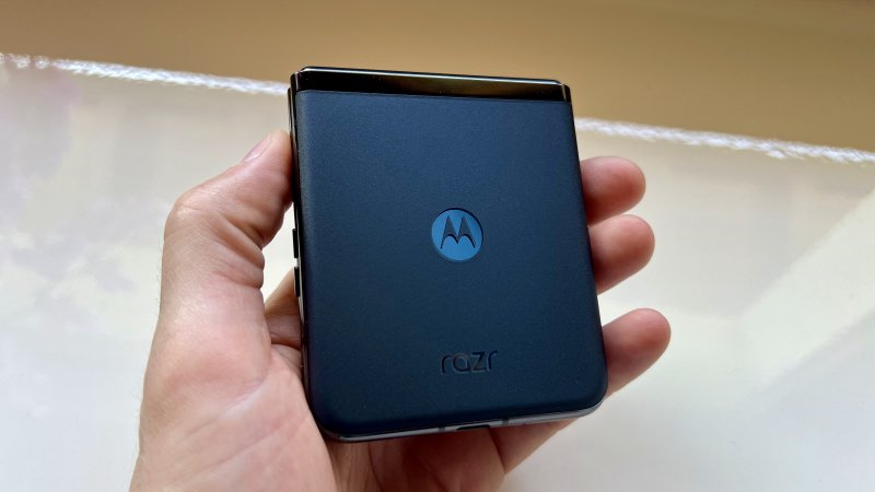 Motorola Razr 40 Ultra è persino più compatto del predecessore