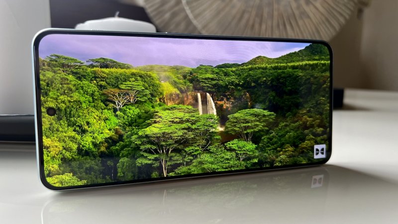 Il display di OnePlus Nord 3 è di ottimo livello per questa fascia di prezzo