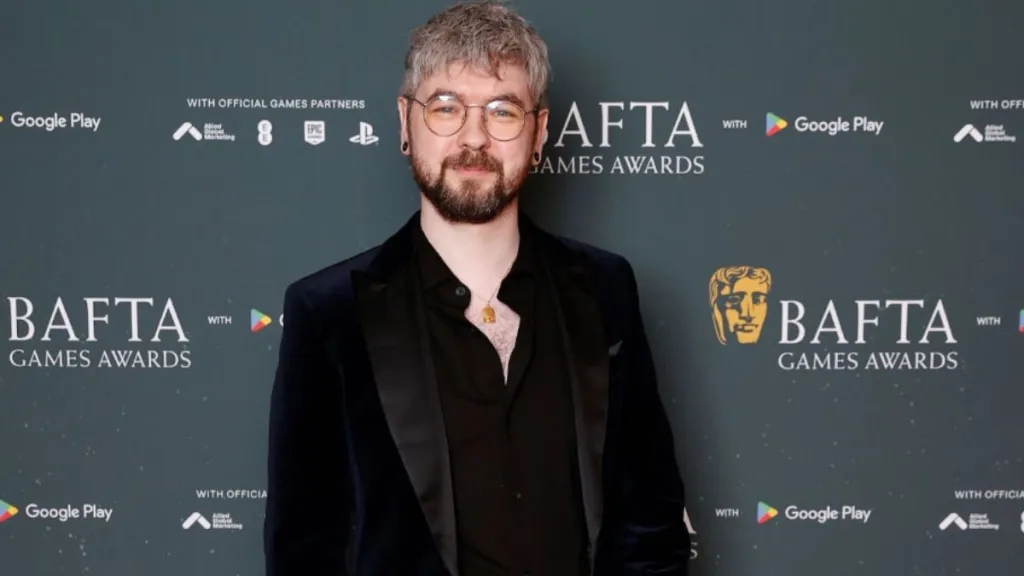 JackSepticEye dietro il bancone della discoteca di Londra in 007 First Light