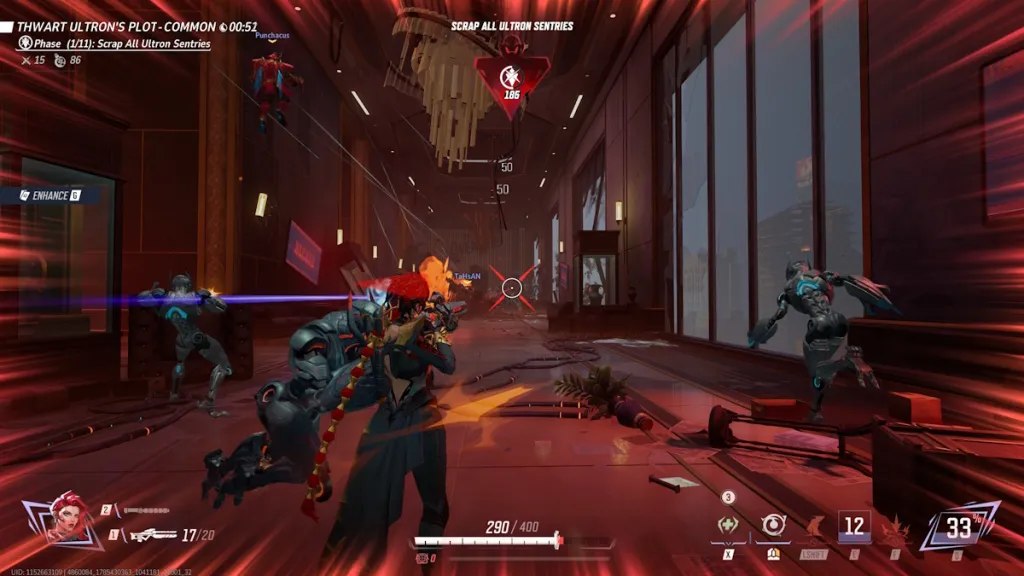 Black Widow utilizza il fucile Red Room contro i robot