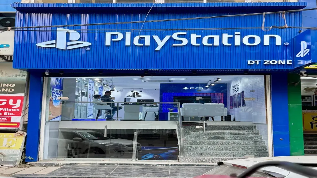 Possibile chiusura dei negozi PlayStation fisici in India a causa dell'eliminazione dei dischi